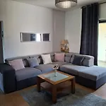 Luna شقة زادار