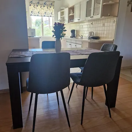 Luna Apartment