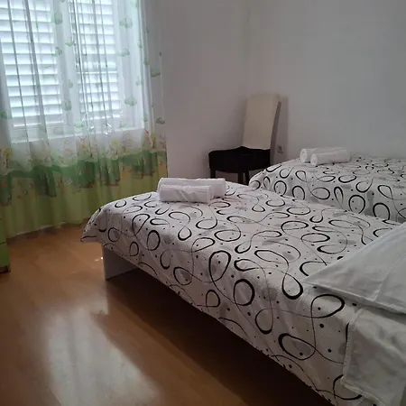 Luna Apartment